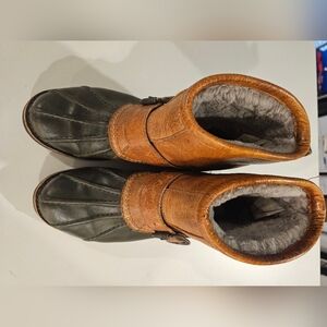 Frye Womans Size 5.5 Veronica Shearling Duck Boot